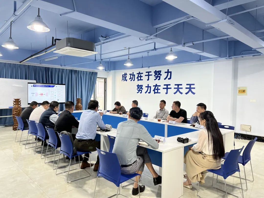 同心共融聚合力，携手共进促发展——辽宁南台箱包产地政府领导莅临平湖市箱包产业园区调研
